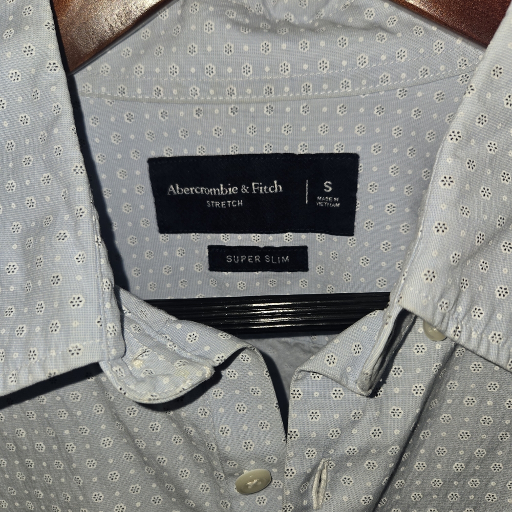 Abercrombie & Fitch Light Blue Casual Button Down Shirt - Picture 2 of 3
